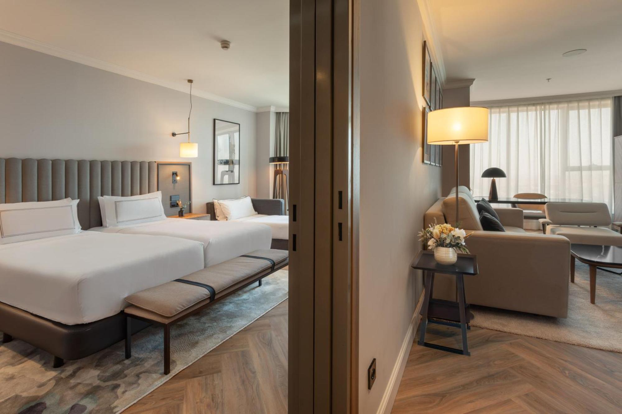 Grand Suite Familiar The Level